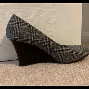 Plaid Wedge size 10